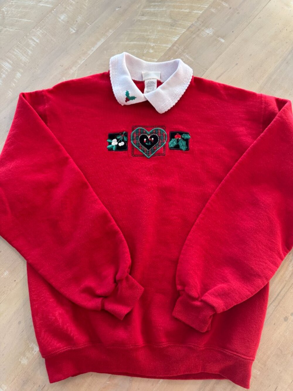 Vintage Christmas Plaid Heart Sweatshirt | Red Embroidered Holly Collar Pullover
